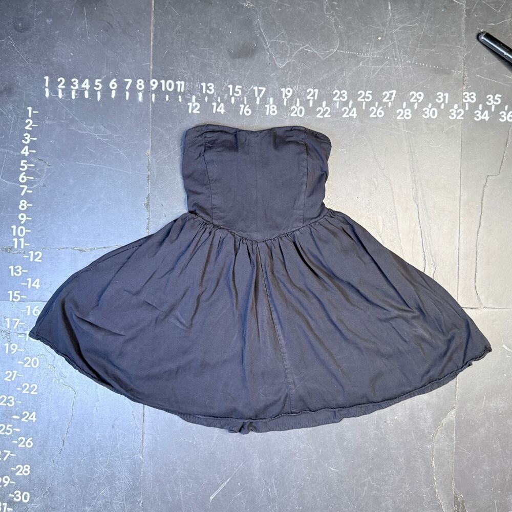 Forever 21 Black Strapless Sweetheart Mini Dress with Shirred Back - Picture 4 of 4